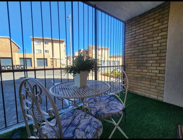 2 BEDROOM TOWNHOUSE FOR SALE IN NEW REDRUTH
